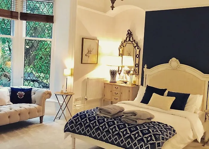Ranmoor Serviced Apartments - The Courtyard Suite
